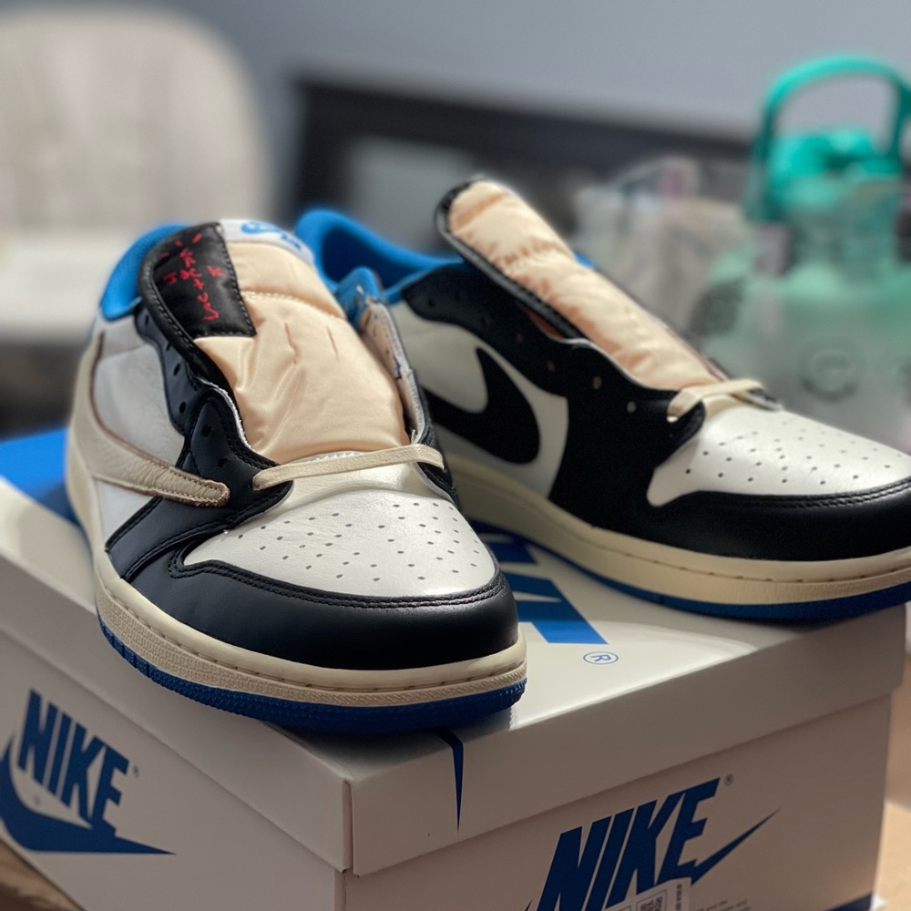 Air Jordan 1 Retro Low Fragment x Travis Scott - Picture 4 of 6